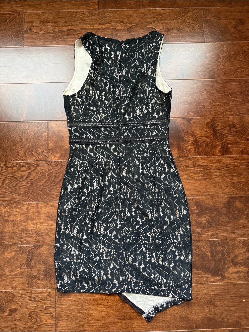 Lulu’s Black Lace Sheath Dress with V-Neck - Women's - Picture 2 of 2
